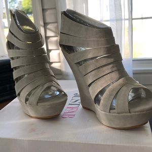 Bamboo Wedge Never Worn